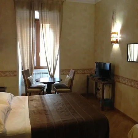 Hotel Twice 3*